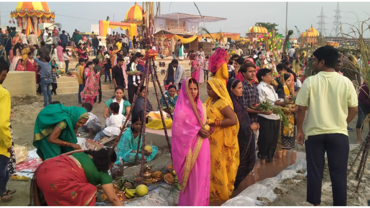 Administration made elaborate arrangements at Chhath Ghats of Gorakhpur, the government made the ghats hi-tech