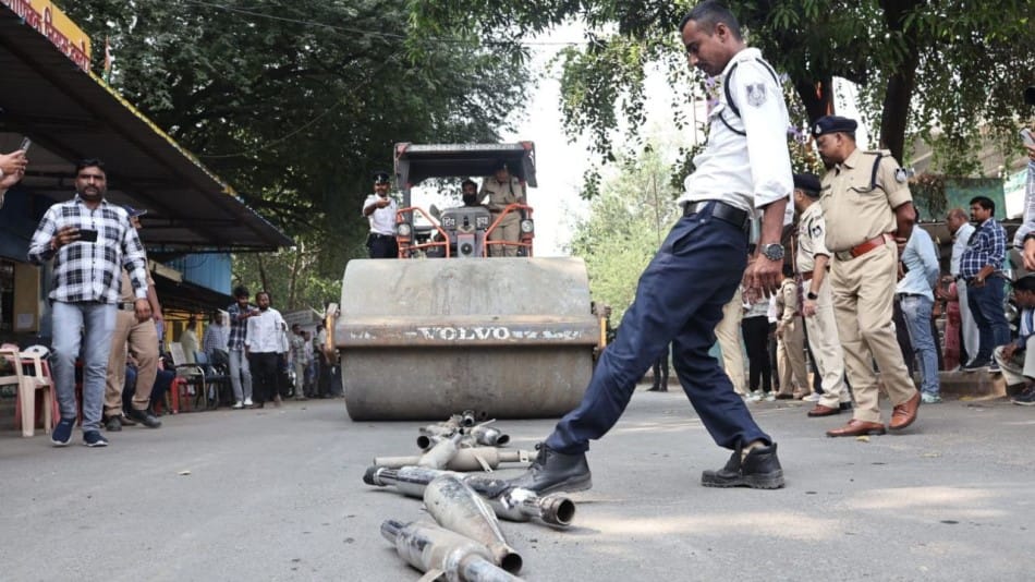 indore news road rolar destroyed modified bike silencer