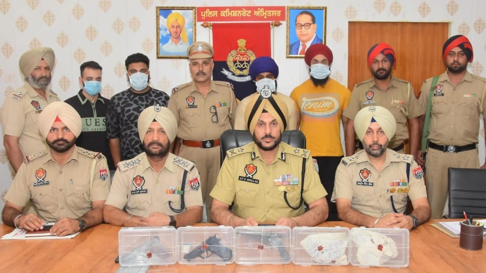 Six accused arrested with weapons in Amritsar