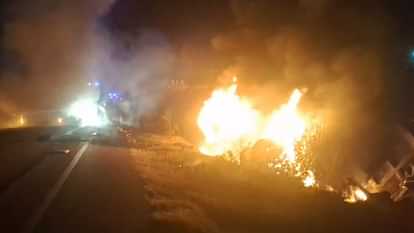 Driver and cleaner burnt alive in collision between two dumpers in Raebareli.