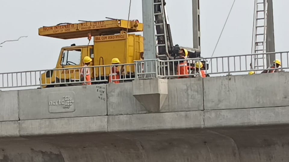 Meerut: Grinding machine ran on the track of Rapid, preparations for trial run intensified, watch video