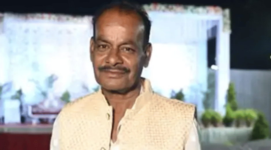 indore news crime story policemen fire himself