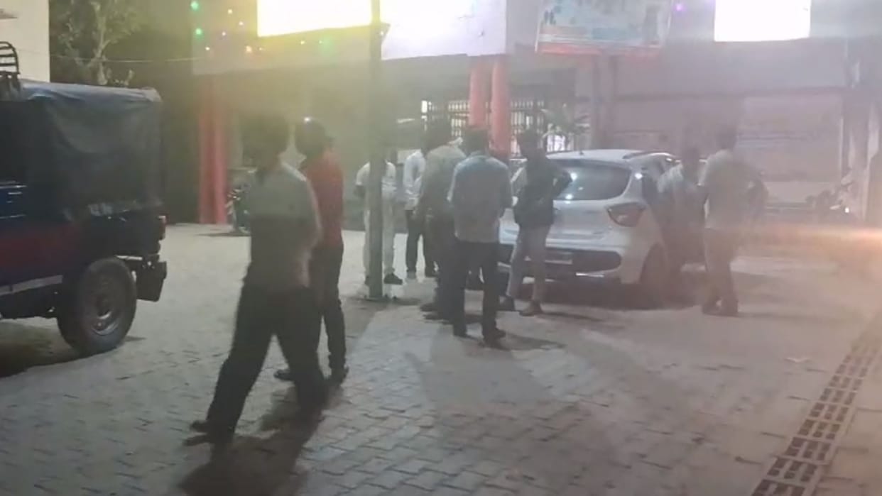 Sultanpur: 25 lakh loot with jweller, police investigation going on.