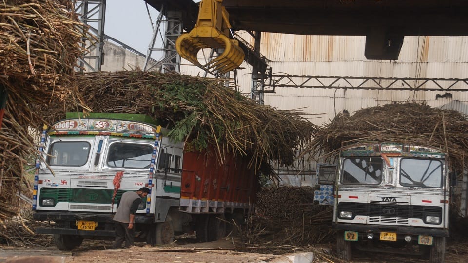Baghpat: Sugar mill closed 35 times in 40 hours, farmers stood in line for hours, no arrangement for water