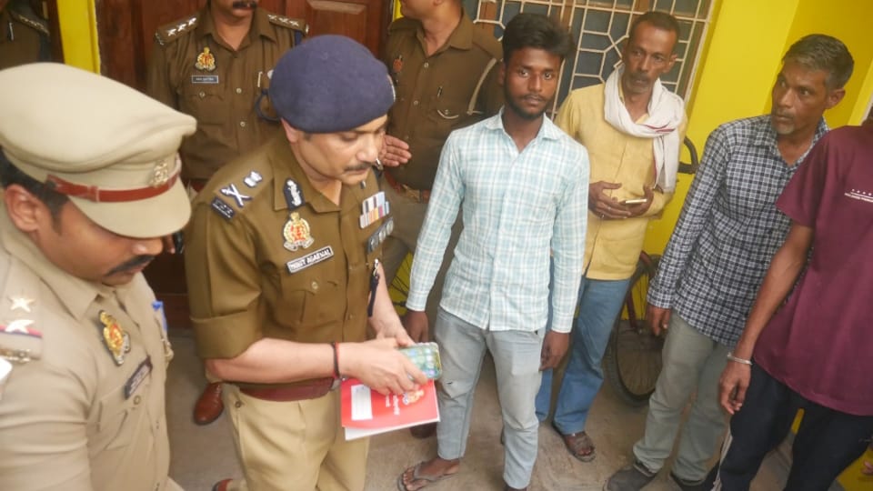 Varanasi Mass Murder Case five members of a family were killed by firing 15 bullets