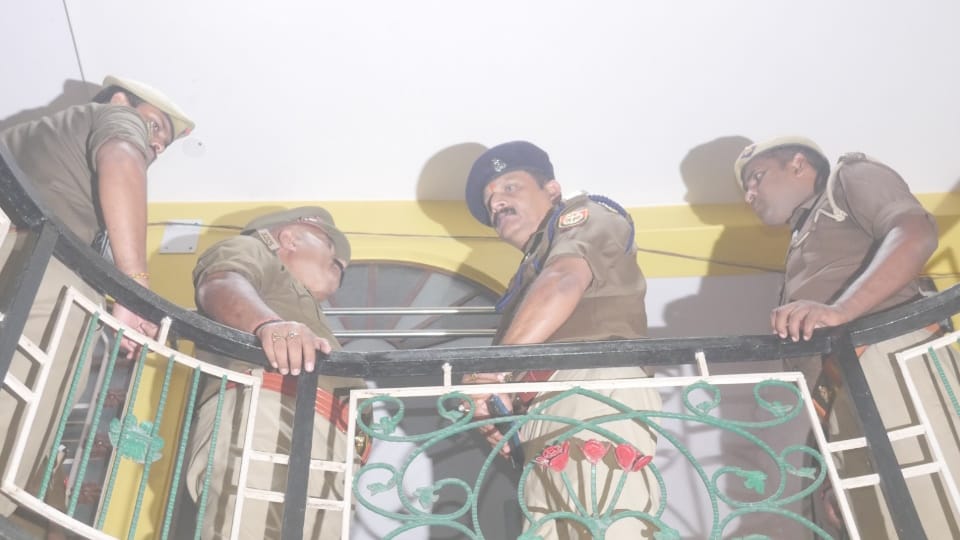 Varanasi Mass Murder His girlfriend is in Maharashtra Vicky younger brother makes a big reveal