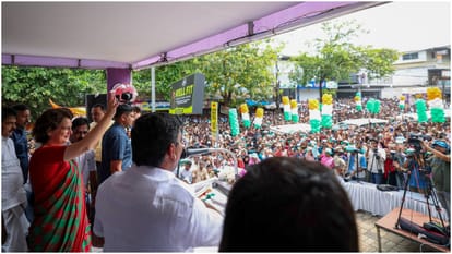 केरल के वायनाड में प्रियंका गांधी वाड्रा का चुनाव प्रचार।