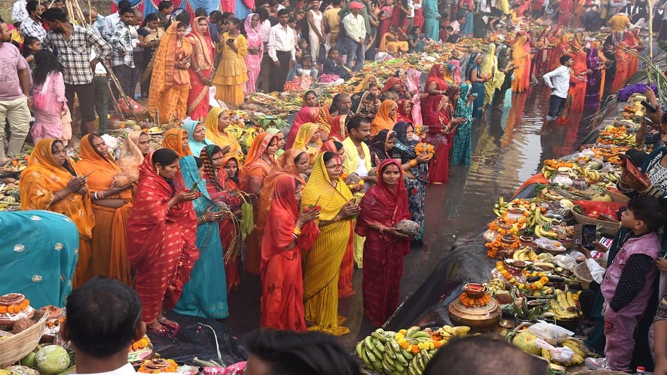 Mahaparva Chhath: Yamuna banks echoed with songs, devotees gathered in large numbers.