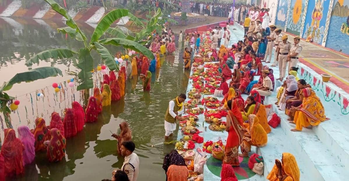 Bihar Chhath Mahaparva 2024: Morning Arghya offered to Lord Sun, Chhath Puja News, Bihar, Patna, Purnea, Gaya