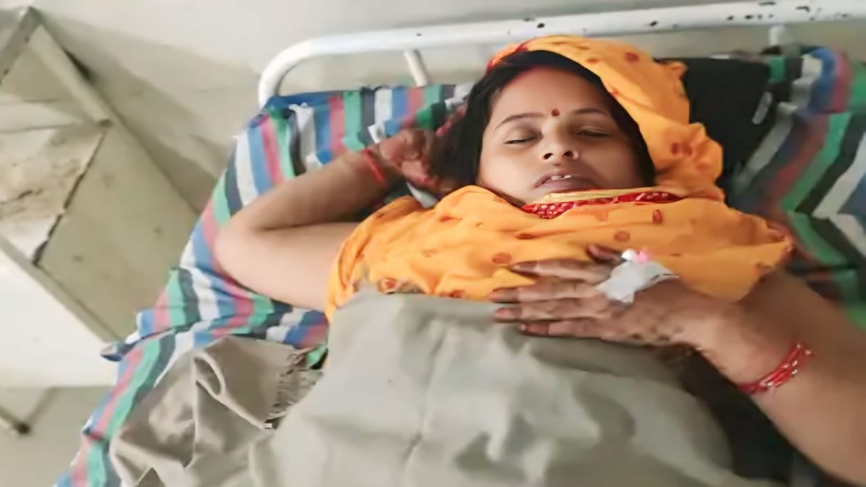 Bihar Firing on woman who was washing utensils at hand pump after returning from Chhath Ghat in Bettiah