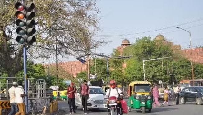 autos and e-rickshaws will not be available at bijalighar in Agra new arrangements in traffic month