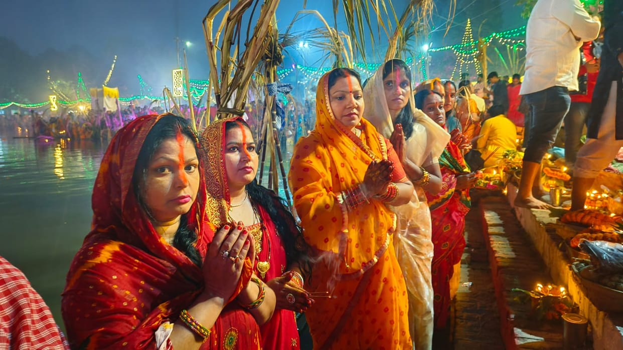 Women Role in Chhath Puja Faith Tradition Modern Balance in hindi