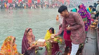 Chhath Mahaparv 2024 Huge Crowd gathered at Ganga ghats in Uttarakhand for Sunrise Puja Photos