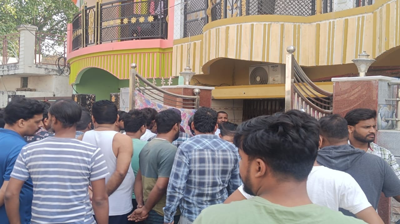 Gorakhpur businessman murder revealed Accused Saif had slit his throat after seeing a thick chain