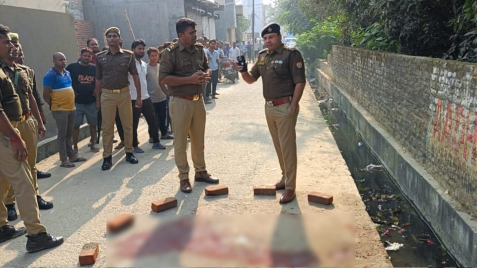 Gorakhpur businessman murder revealed Accused Saif had slit his throat after seeing a thick chain