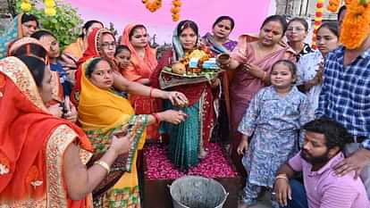 Chhath Puja 2024: Women stood in water and offered Arghya to the setting sun