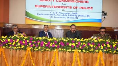 डीसी-एसपी सम्मेलन के शुभारंभ सत्र की अध्यक्षता करते मुख्यमंत्री ठाकुर सुखविंद्र सिंह सुक्खू ।