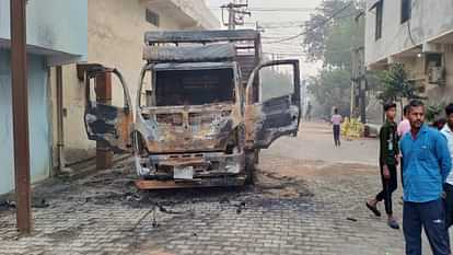 High tension wire fell on a truck in Ghaziabad Loni driver was burnt alive to death