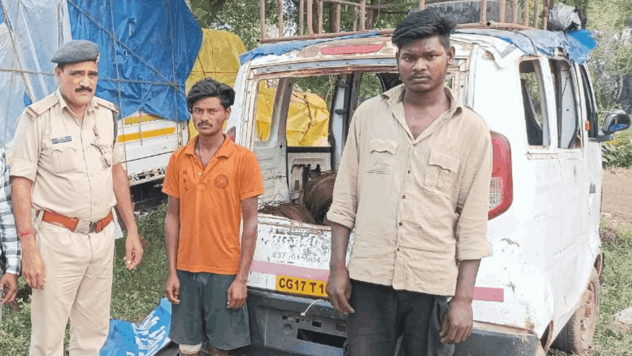 Chhattisgarh Attempt to run over policeman with vehicle in Bemetara