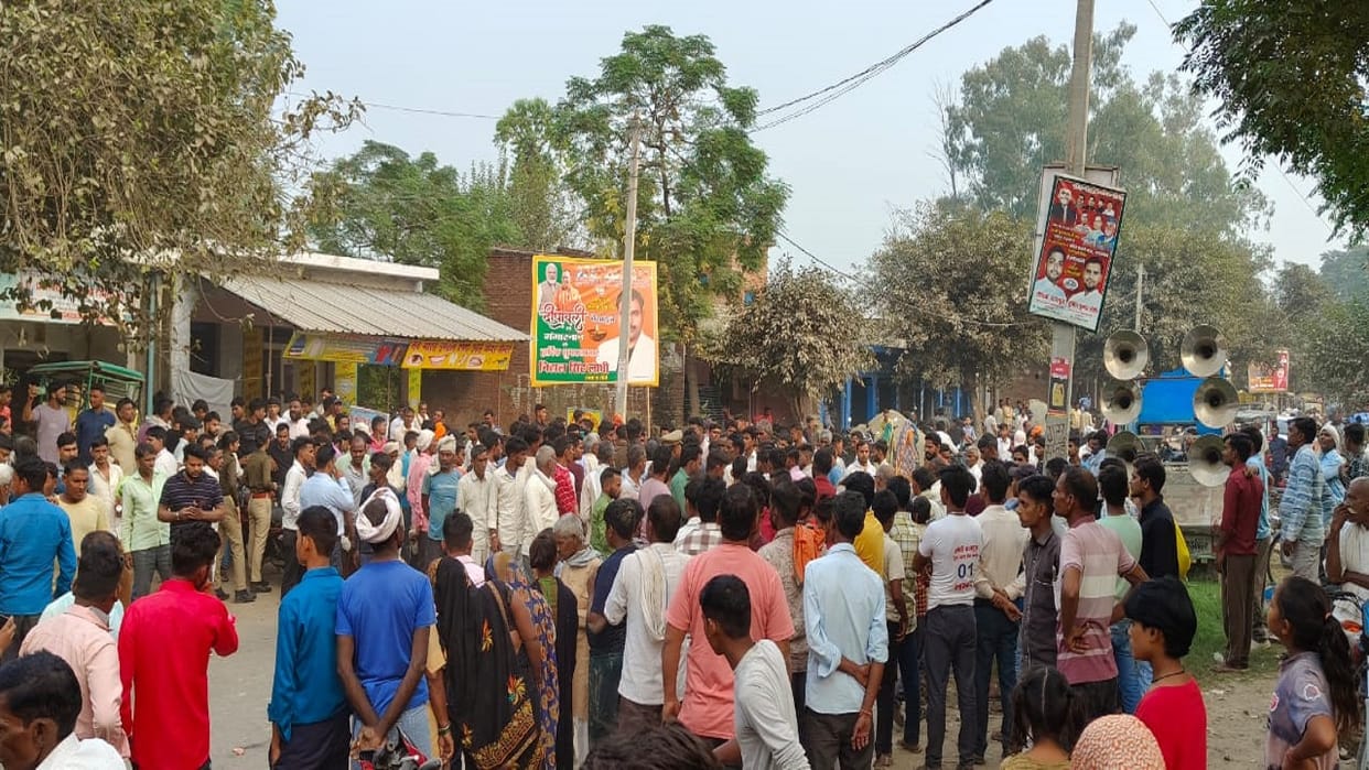 Villager died after being crushed by a canter in Bareilly