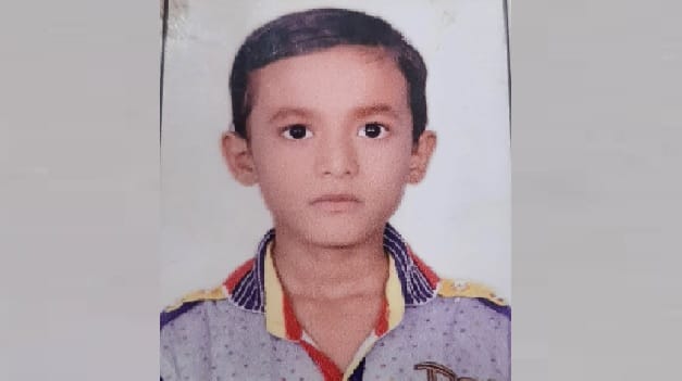 eighth class student committed suicide by hanging himself while playing a game family did not get post mortem