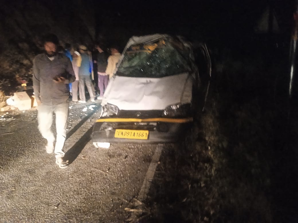 Tehri Accident Car going from Lambgaon to Pujar village fell into ditch, one died seven injured