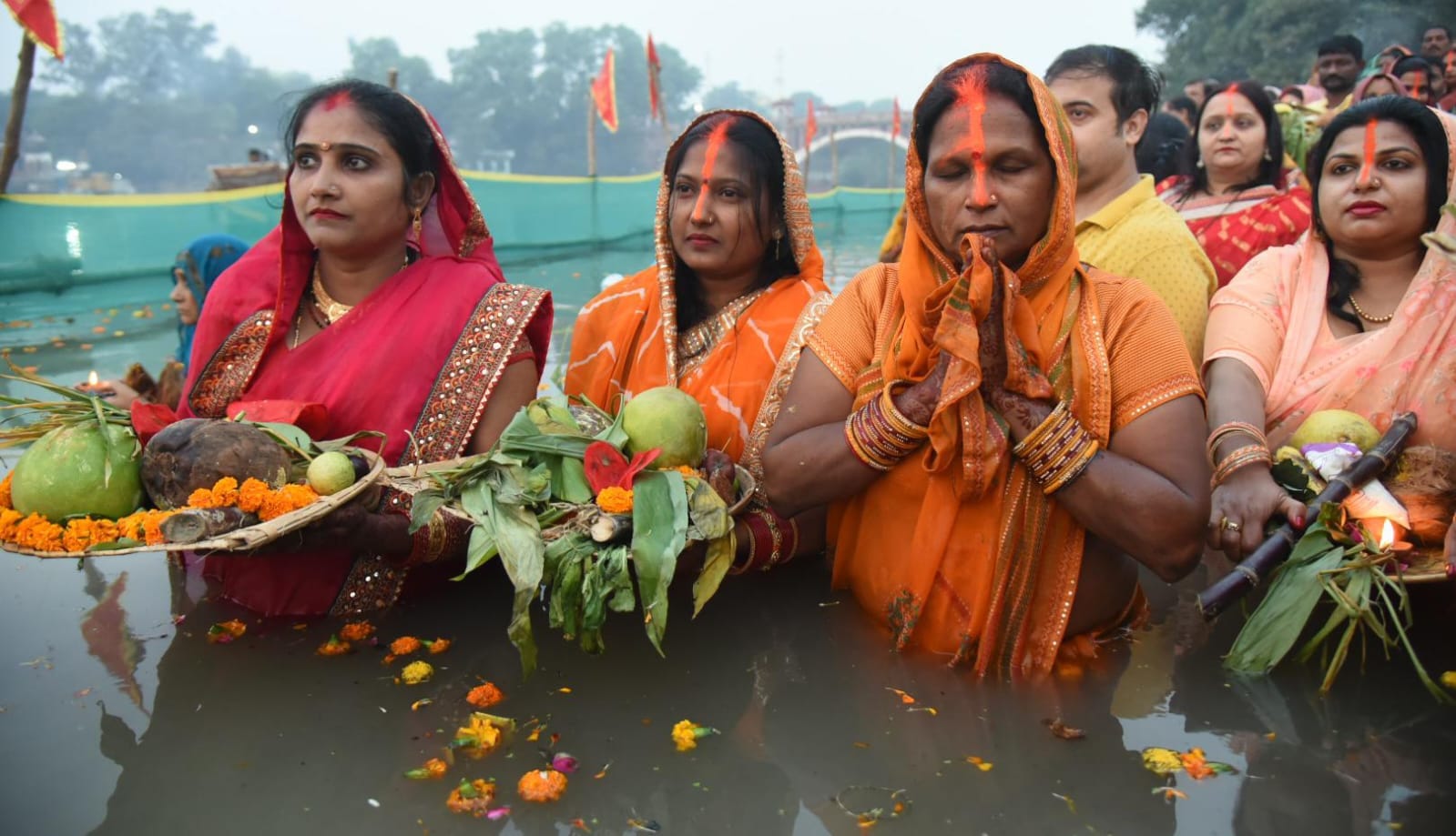 Chhath Mahaparv completed after offering prayer to Lord Surya.