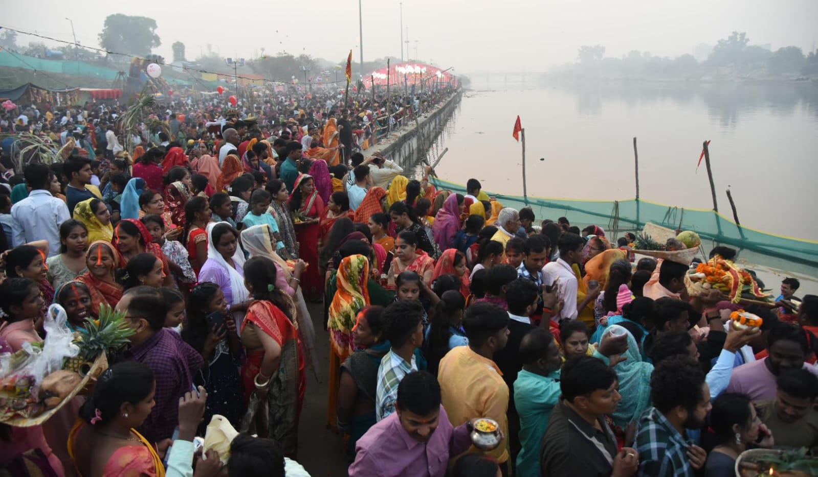 Chhath Mahaparv completed after offering prayer to Lord Surya.