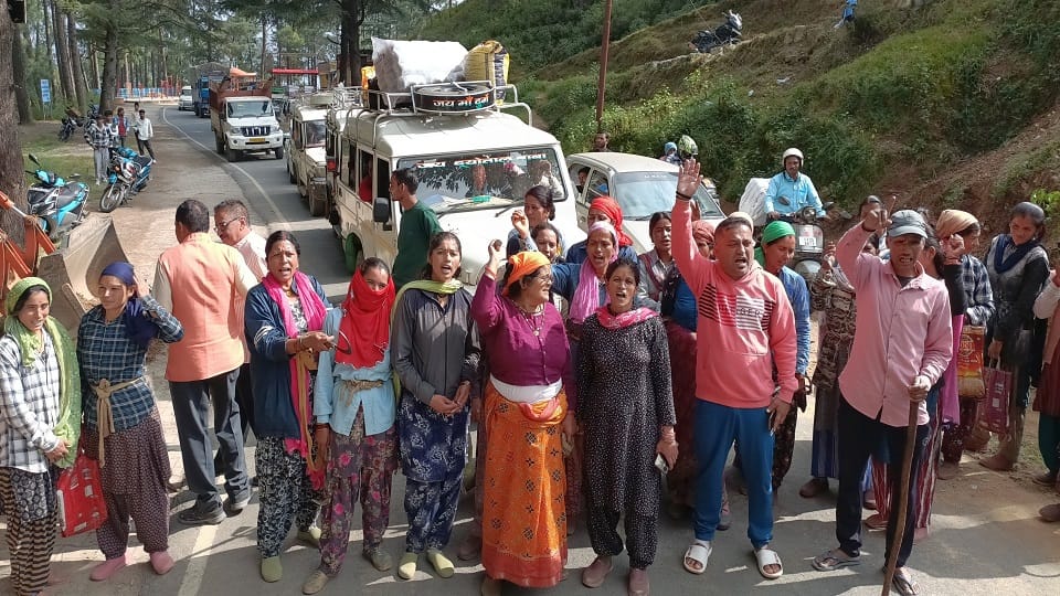Debris and boulders thrown on women cutting grass in pithoragarh