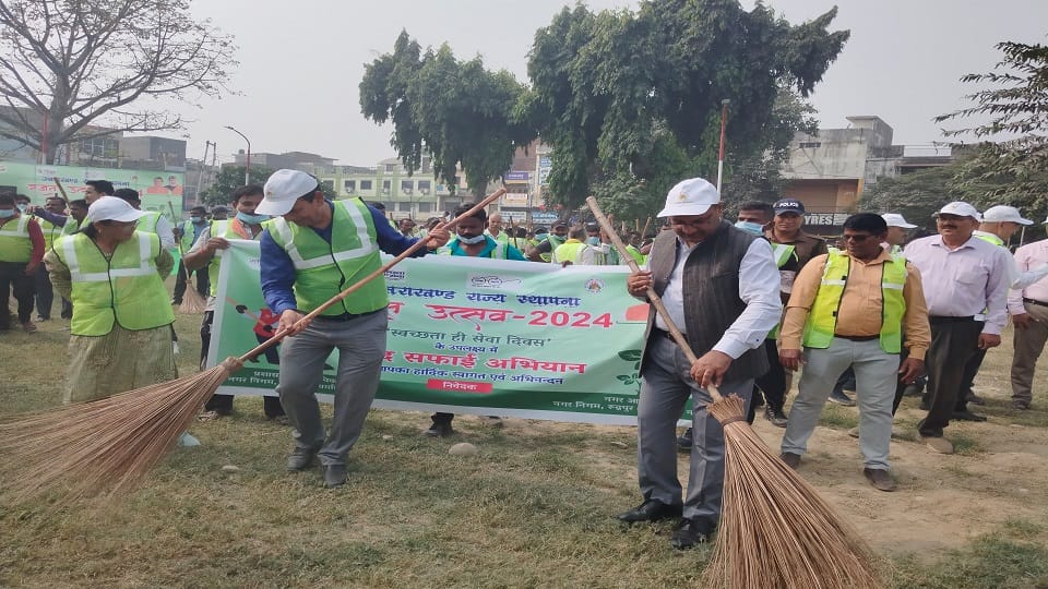 Municipal Corporation launched Swachhata Hi Seva Maha Abhiyan and public awareness campaign in rudrapur city