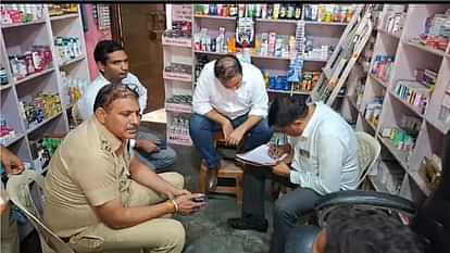 सोनीपत में CM फ्लाइंग की कार्रवाई: मेडिकल स्टोर संचालक कार में बेच रहा था प्रतिबंधित दवाएं, 800 गोलियां बरामद Action by CM Flying in Sonipat, Medical store operator selling banned medicines in car