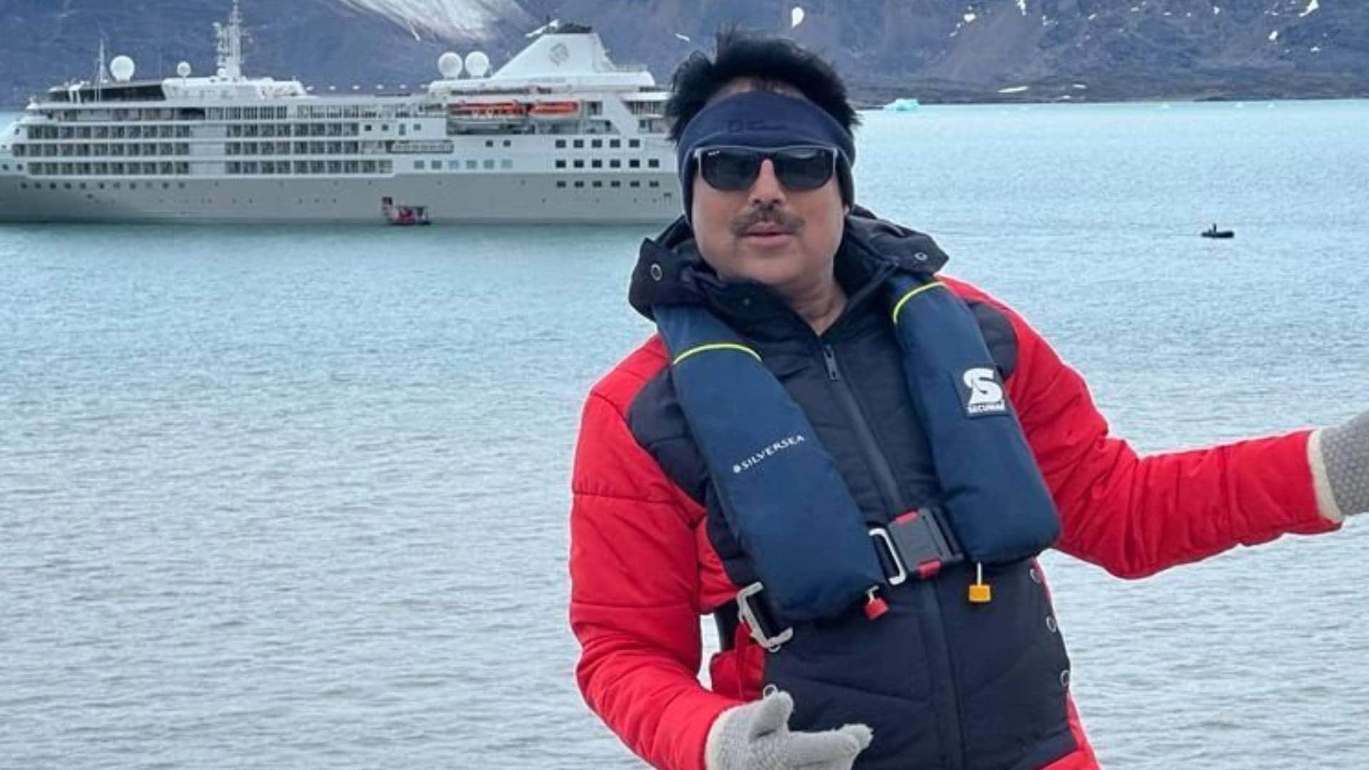 Taarak Mehta Ka Ooltah Chashmah fame Shailesh Lodha suffers severe leg injury on birthday wears walker boot