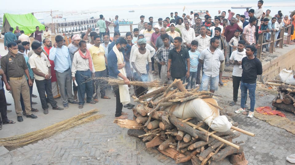 Varanasi Mass Murder His girlfriend is in Maharashtra Vicky younger brother makes a big reveal