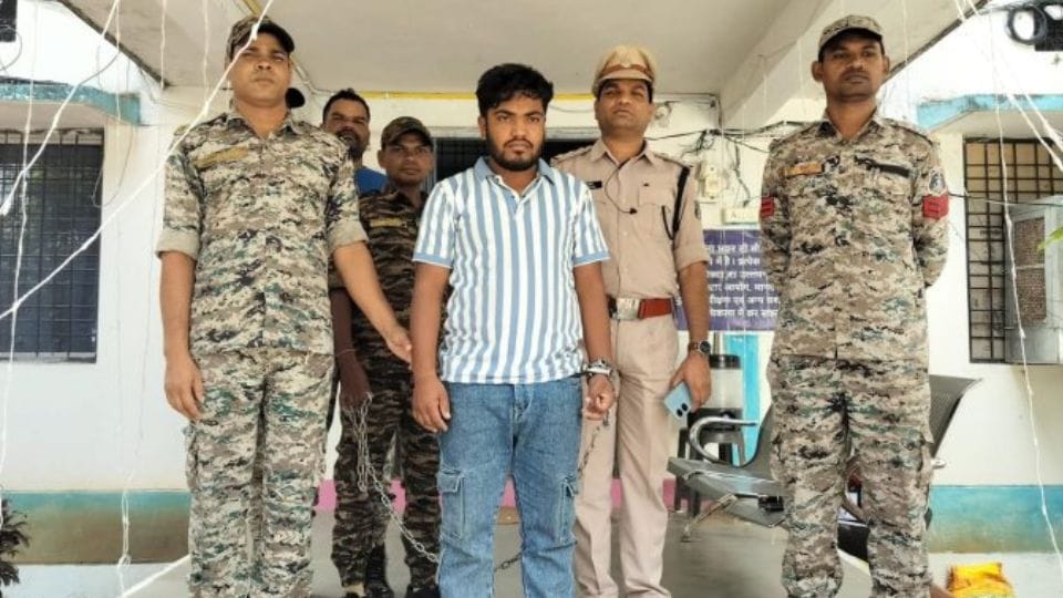 After being cheated in love in Kondagaon, a girl committed suicide by hanging herself