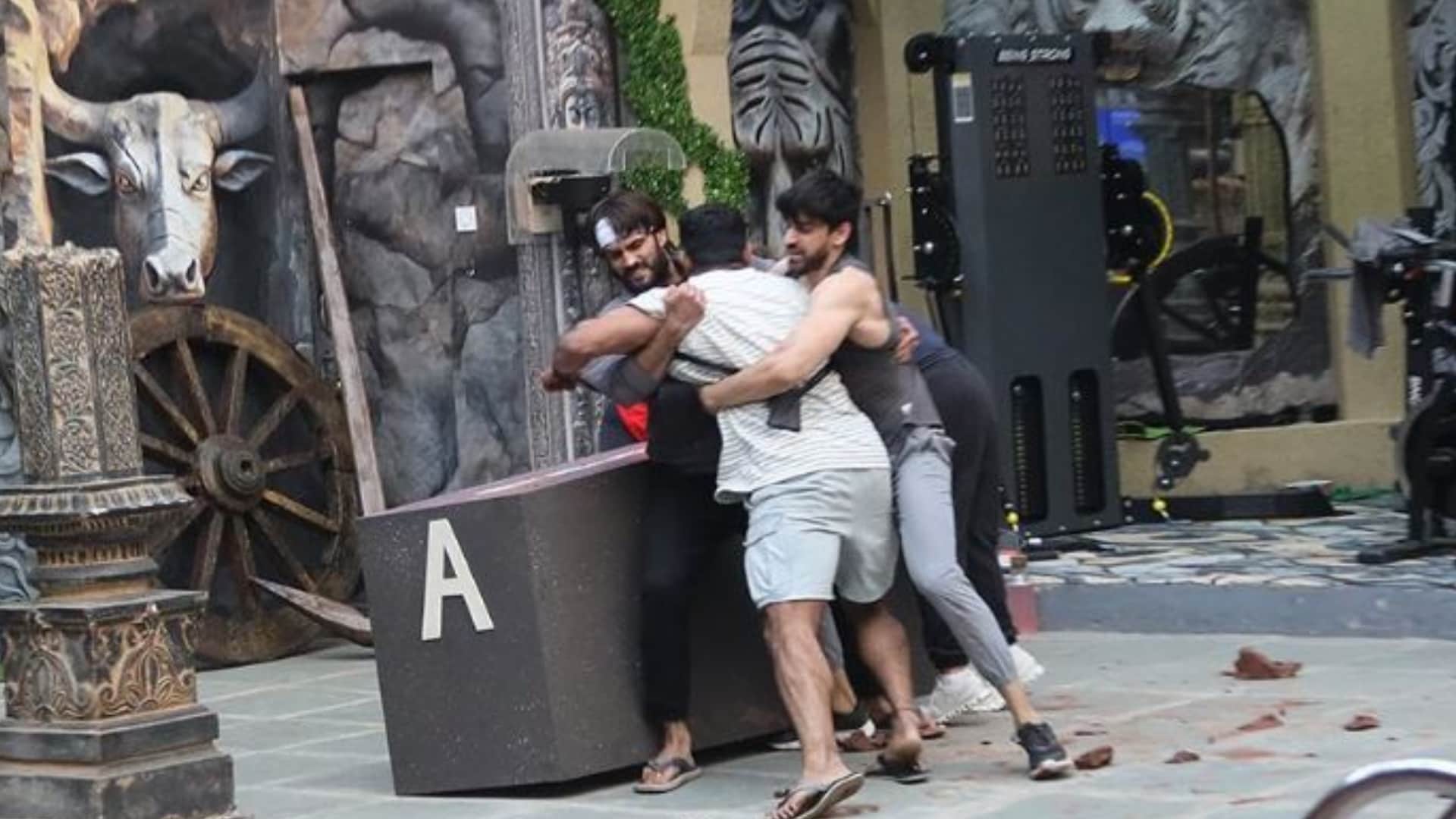 Bigg Boss 18 Rajat Threatens To Slap Vivian Dsena Digvijay Tells Singham 3 director Rohit Shetty as per report