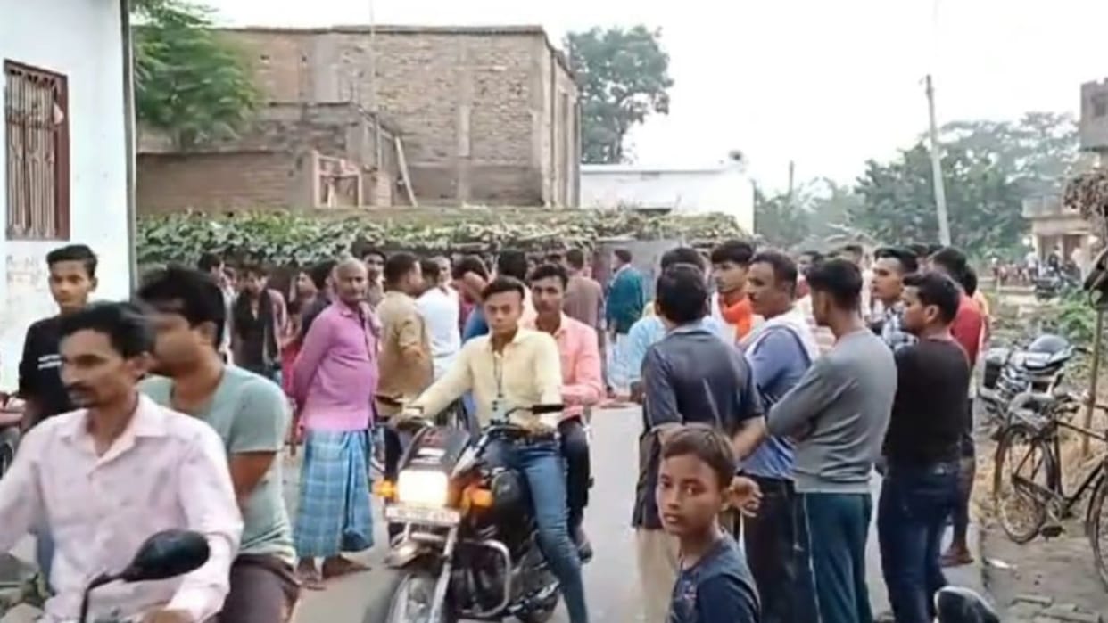 Bihar Former sarpanch dies in road accident in Bettiah grandson accuses of murder