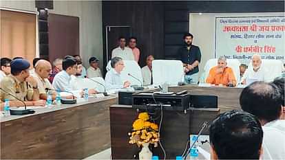 सांसद धर्मबीर बोले- ओवरब्रिज निर्माण में देरी के लिए जिम्मेदार अधिकारी से व्यक्तिगत तौर पर वसूला जाए जुर्माना MP Dharambir said - fine should be collected personally from officer responsible for delay in construction