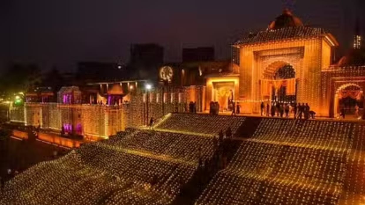 Dev Deepawali 2024 lakhs lamps will be lit from Kashi Vishwanath temple to Gangadwar