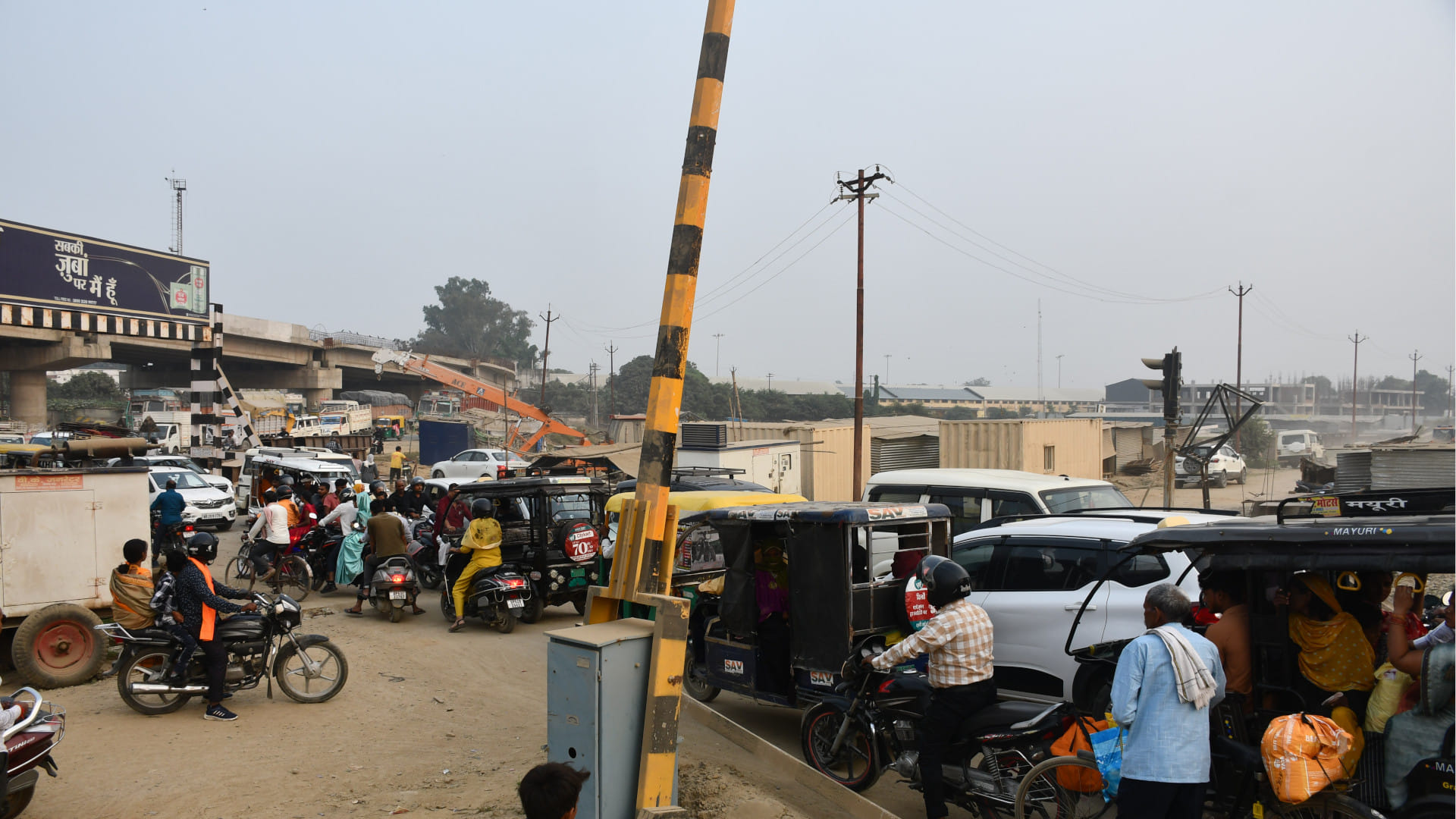 An inspector had died in accident on Fertilizer Road in Gorakhpur.Those responsible did not learn the lesson