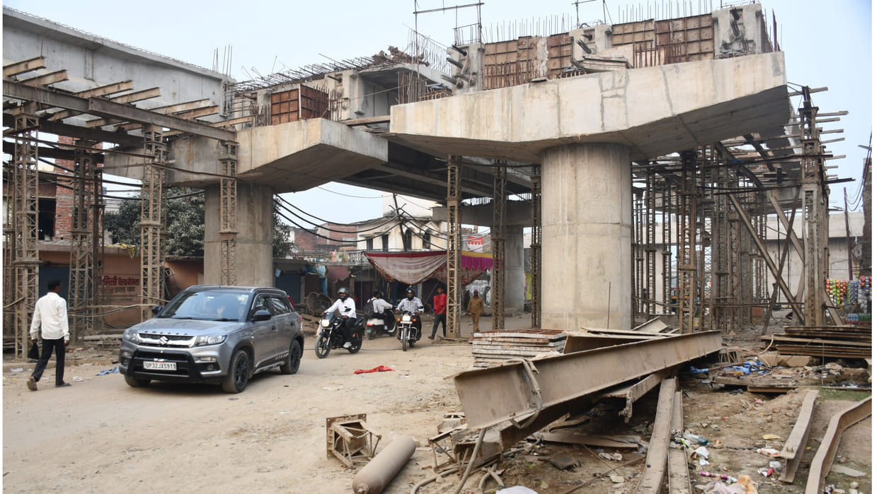 Before the first bath, vehicles will speed on Subedarganj bridge, one lane will start before 31st December.