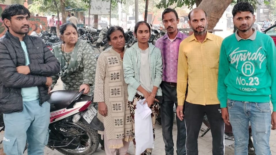 Moradabad: Loader driver dies in car collision, three people including son and brother-in-law injured