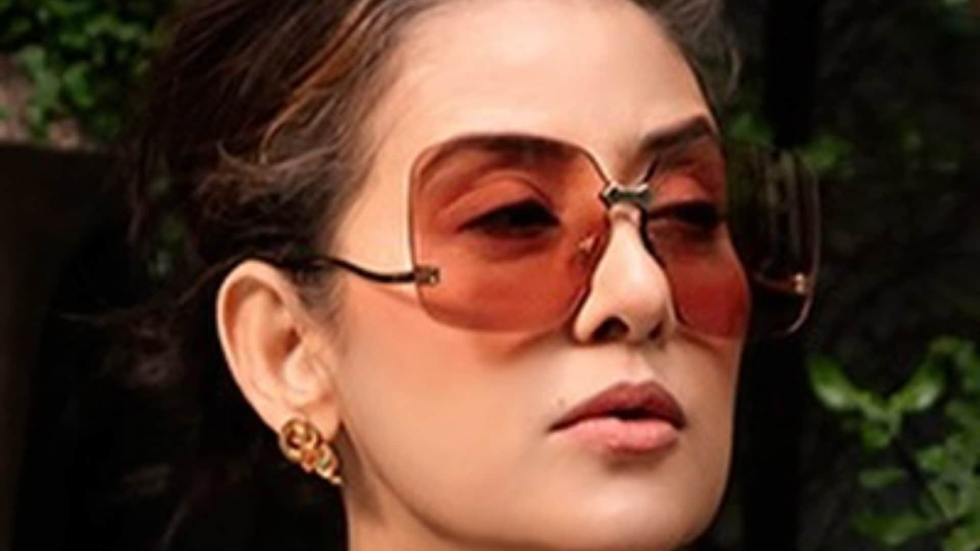 Manisha Koirala told Dimple Kapadia She Was Bored Of Acting said You Better Enjoy It a per report