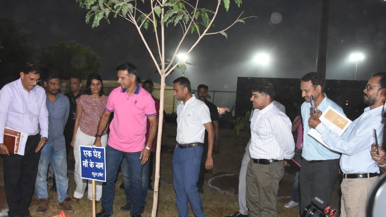 Rahul Dravid planted a tree in Sawai Man Singh Stadium