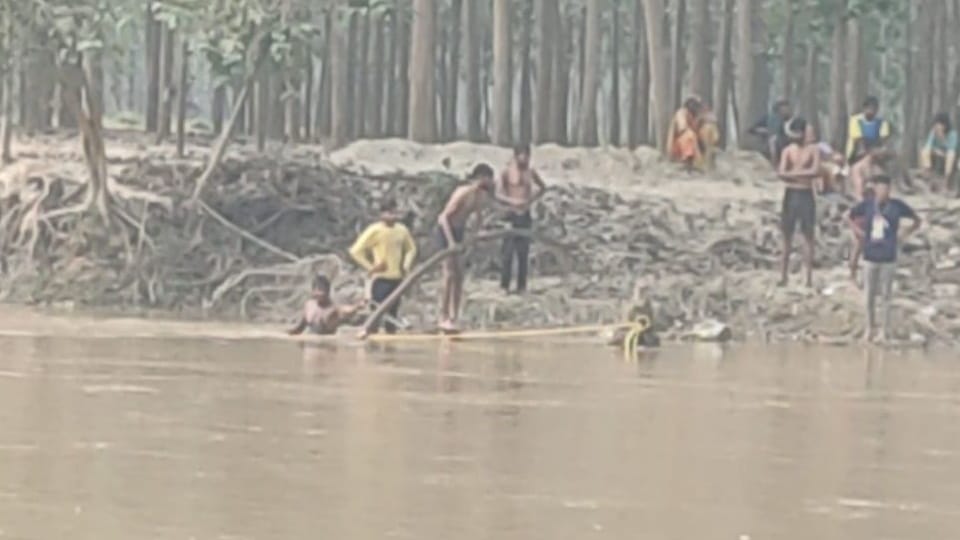 Moradabad: Seven women drowned while crossing the Ramganga river, five were saved after rescue