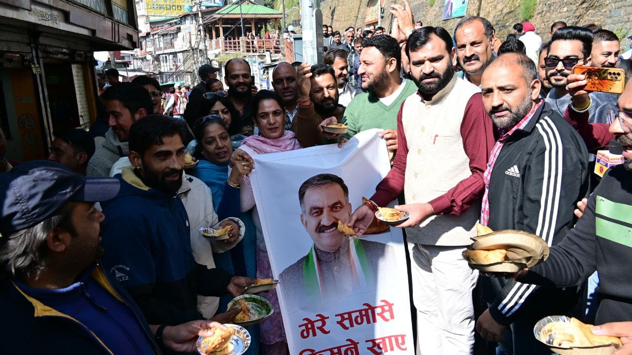 himachal news bjym samosa march in shimla city after samosa controversy