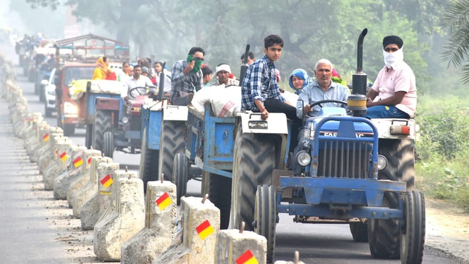 Tigri fair: Devotees started growing crowds, heavy vehicles closed on the highway since yesterday