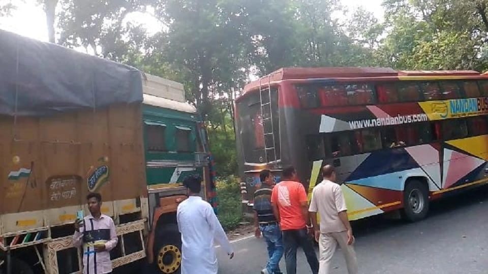 highway connecting MP-CG has been jammed for the last 16 hours big vehicles are stuck for 10 km on both sides