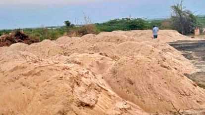 Kekri News: Police caught a dumper full of illegal gravel