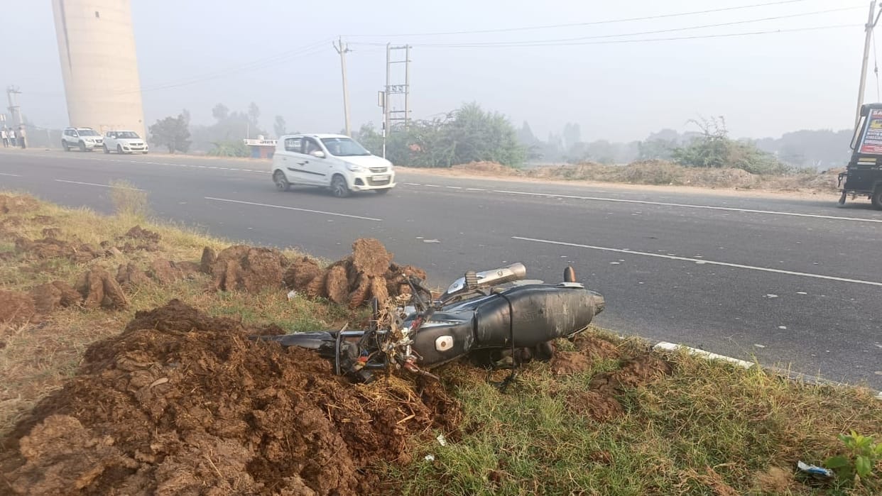 Bike lost control and hit pole in Jind, driver died on the spot