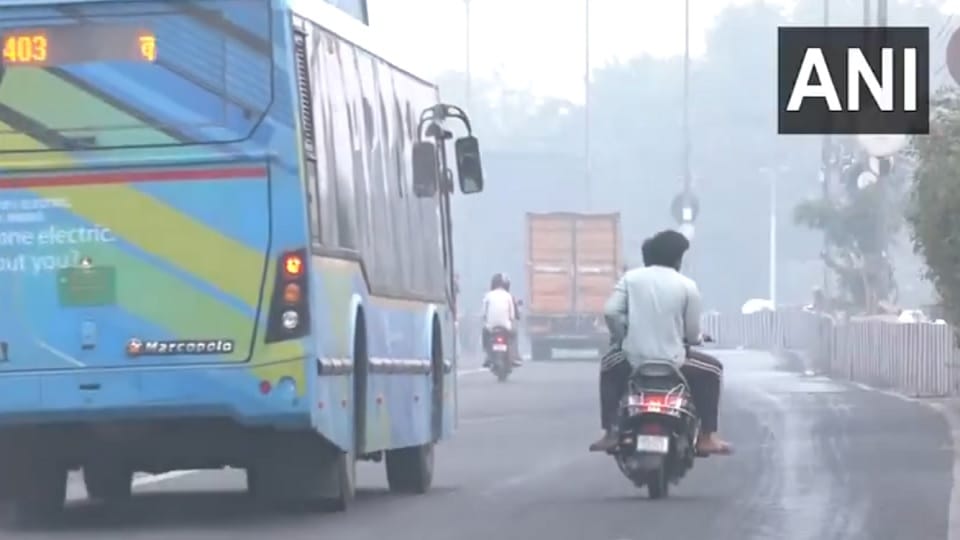 Delhi AQI low People are forced to breathe in very Bad Air Delhi NCR Air Pollution News in Hindi